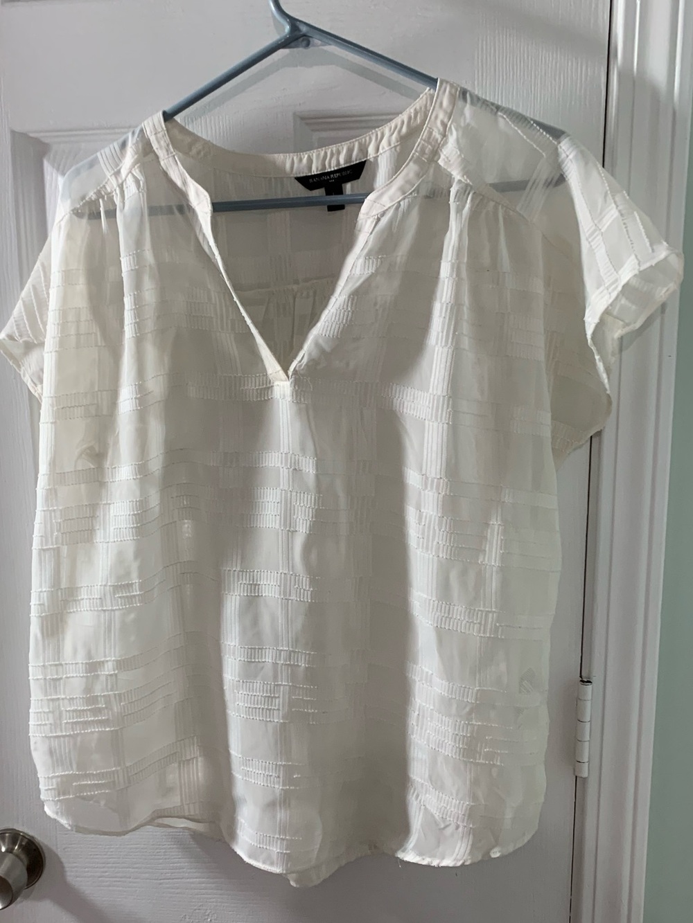 Banana Republic Cream Textured Split-Neck Blouse